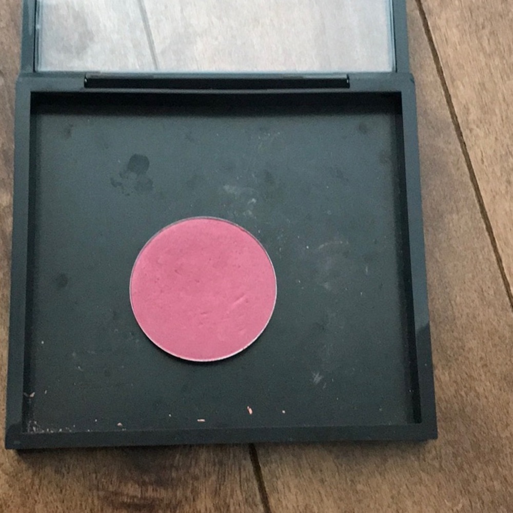 Mac Blush- Stubborn - Picture 2 of 3